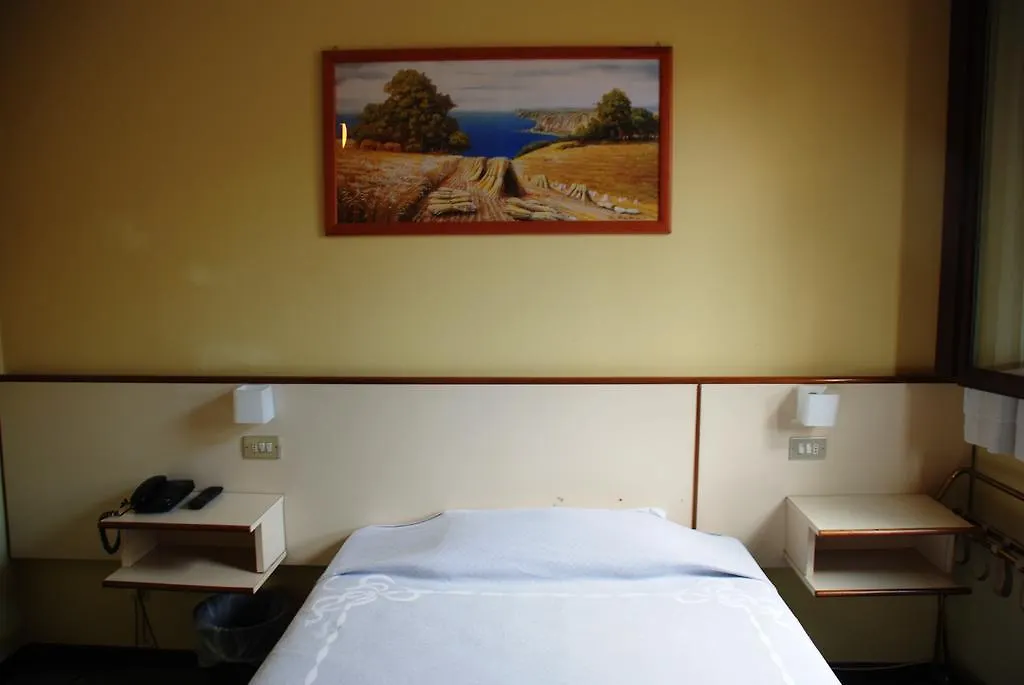 **  Hotel Boston Milano Italia